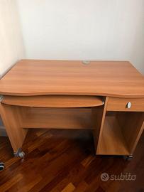 Scrivania porta pc e stampante