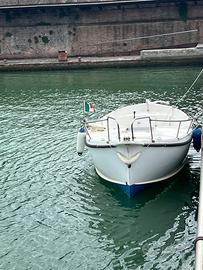 Gozzo in vetroresina