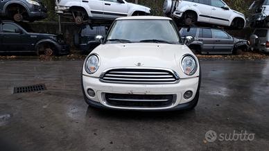 MINI COOPER 2012 AUTOMATICA SOLO PER RICAMBI