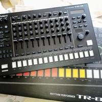 Roland tr8s