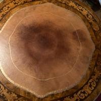 Tavolo Intarsiato con Cassetti