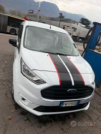 Ford transit connect 
anno 2019
km ca 145000