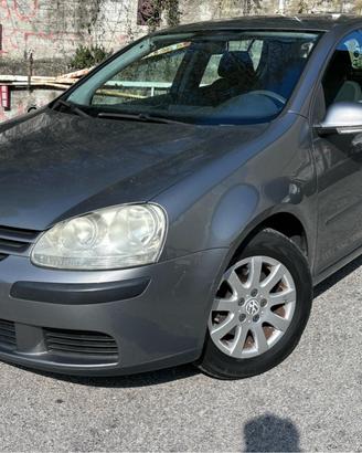 Volkswagen Golf 1.6 16V FSI 5p. Sportline