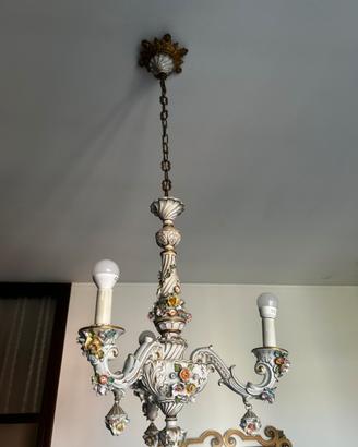 Lampadario capo di monte e abat jour