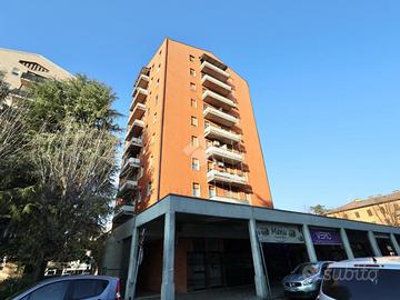 3 LOCALI A REGGIO NELL'EMILIA