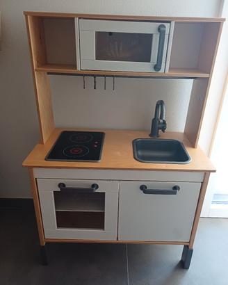 Cucina di legno per bambini
