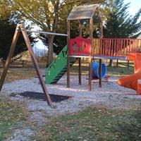 giochi da esterno e panche