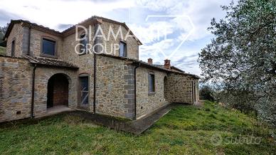 Porzione di casale parzialmente ristrutturata