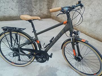 BICI DA 28 DA  TREKKING MARCA SCOTT   ( NUOVA )
