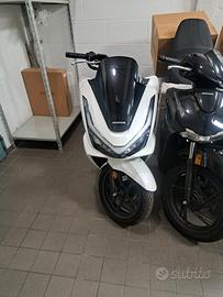 Honda PCX 125 Abs nuovo Permute finanziamento gara