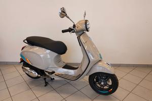 Piaggio Vespa 150 Primavera "S" Sconto + Baulett