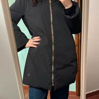 piumino imbottito con cappuccio nero