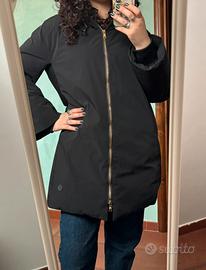 piumino imbottito con cappuccio nero