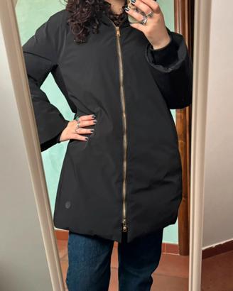 piumino imbottito con cappuccio nero