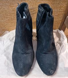 stivaletti con tacchetto