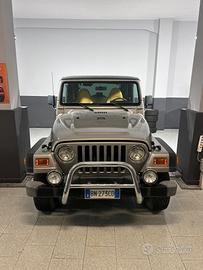 Jeep Wrangler con gancio traino omologato