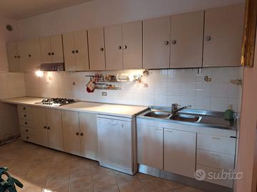 Cucina artigianale in VERO LEGNO (4,53m) 