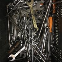 Chiavi inglesi diverse modelli e misure