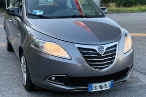 Lancia Ypsilon 1.2 69 CV 5 porte S&S Platinum