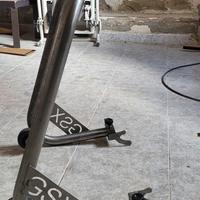 cavalletto posteriore moto