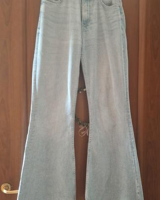 jeans a zampa