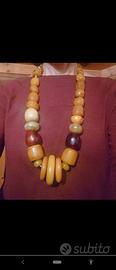 Collana nord africana in bachelite. Antica e rara.