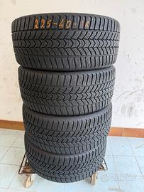 Gomme invernali 225 40 18   92V    Debica