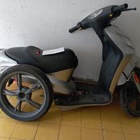 gratis scooter Peugeot looxor 
