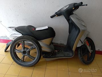 gratis scooter Peugeot looxor 