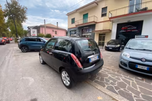 Lancia Ypsilon 1.3 MJT 75 CV Platino