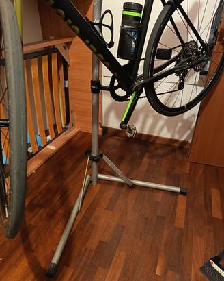 cavalletto bici. manutenzione