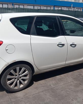 Disponibili ricambi usati OPEL MERIVA B 2010-cil. 