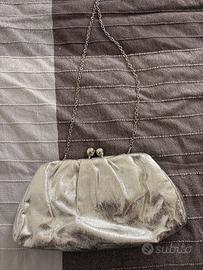 Borsa argento con tracolla perfetta per cerimonie