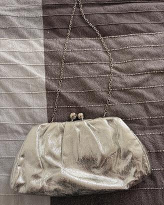 Borsa argento con tracolla perfetta per cerimonie