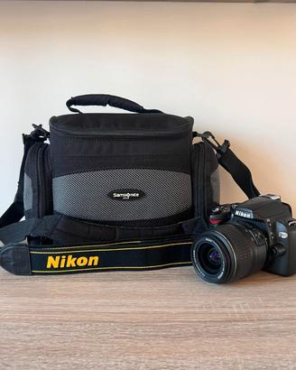 Nikon D60 + Obiettivo Nikkor 18-55mm + Accessori