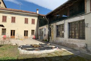 CASA INDIPENDENTE A LENO