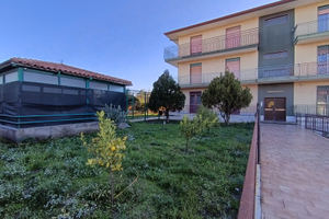 Appartamento con ampio giardino