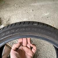 Gomme Pirelli 225 r18