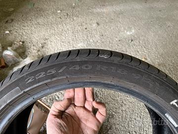 Gomme Pirelli 225 r18