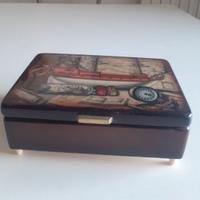 Portagioie in legno con carillon 