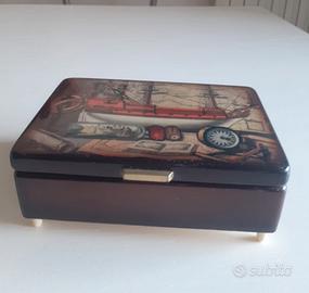 Portagioie in legno con carillon 