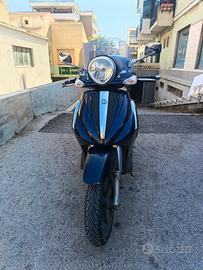 Beverly 300