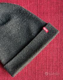Berretto grigio Levi’s