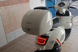 Vespa 300 GTS super