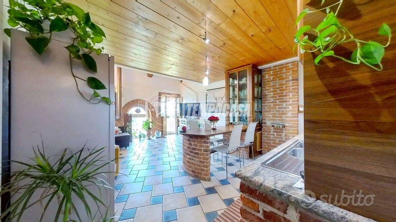 APPARTAMENTO CON ASCENSORE NEL CUORE DEL VILLAGGIO - Vista 5