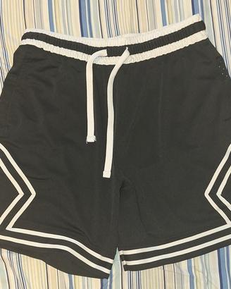Pantaloncini Nike Jordan + cappellino Jordan