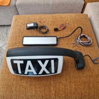 Insegna taxi e tassametro 
