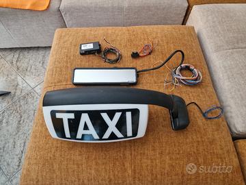 Insegna taxi e tassametro 