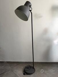 luce da terra (piantana)