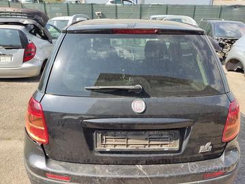 Portellone nudo FIAT SEDICI del 2010